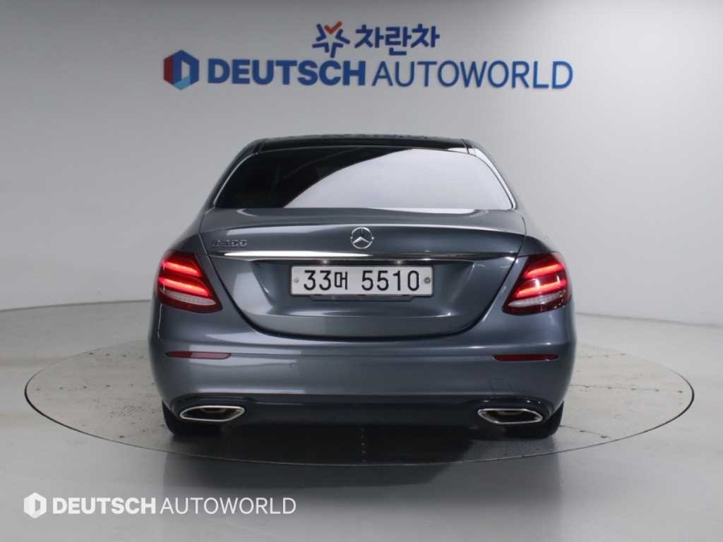 벤츠 E 클래스 E-클래스 W213 E300 아방가르드 이미지 4