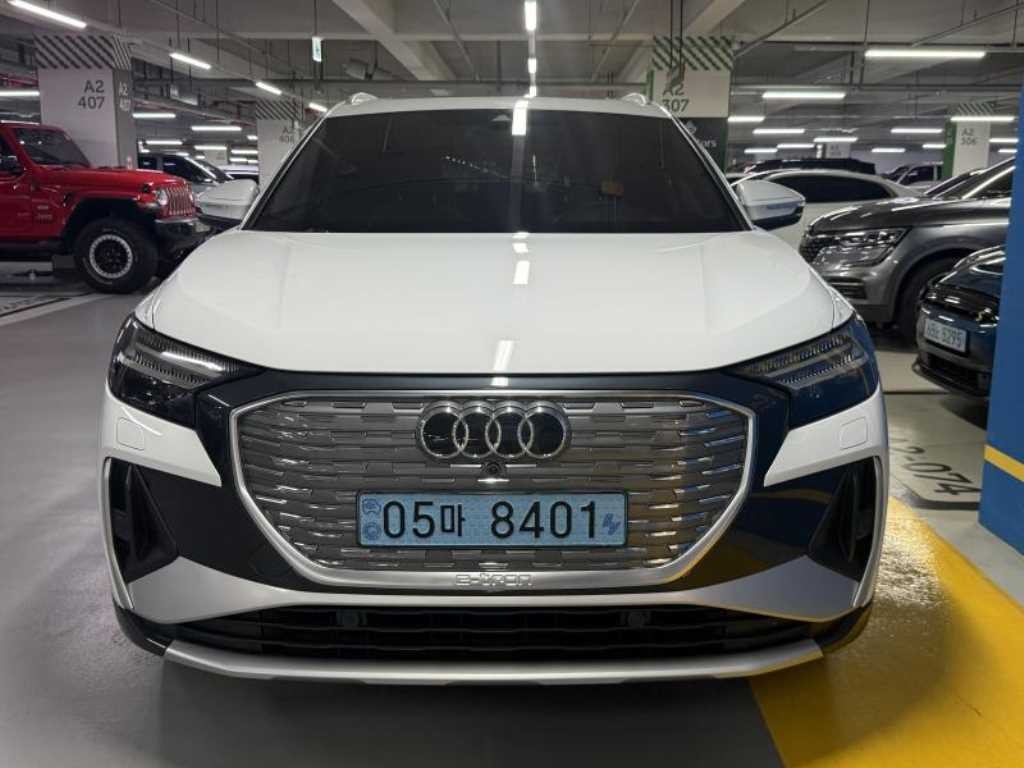 아우디 Q4 Q4 e-트론 40 프리미엄 이미지 4