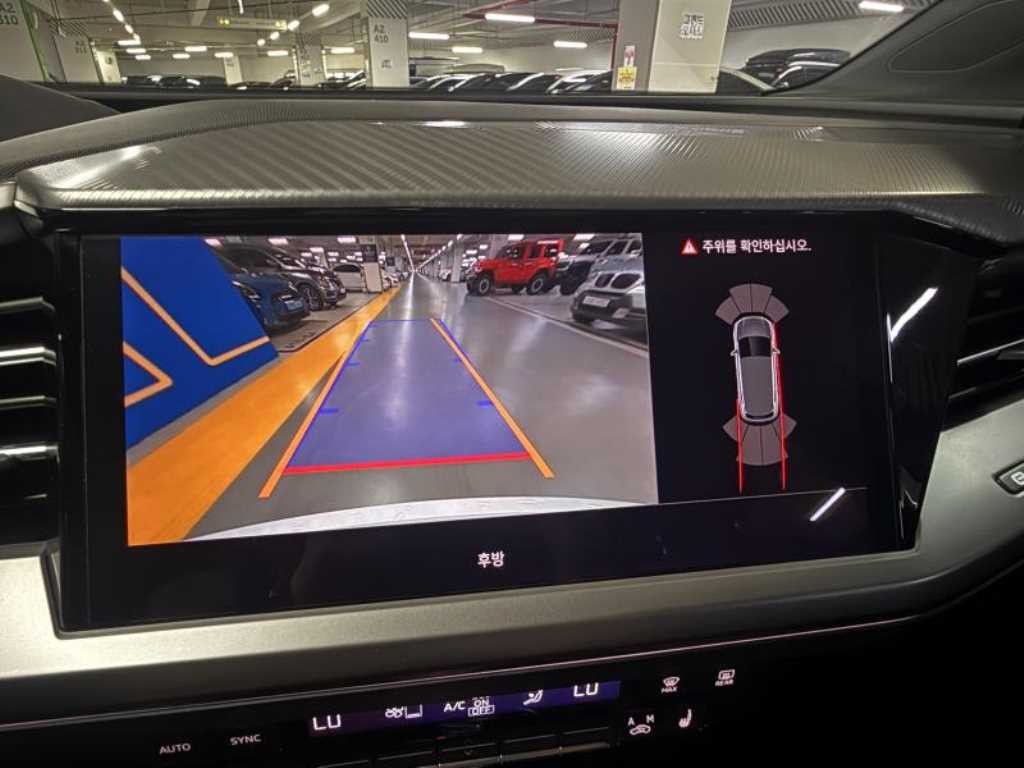 아우디 Q4 Q4 e-트론 40 프리미엄 이미지 8
