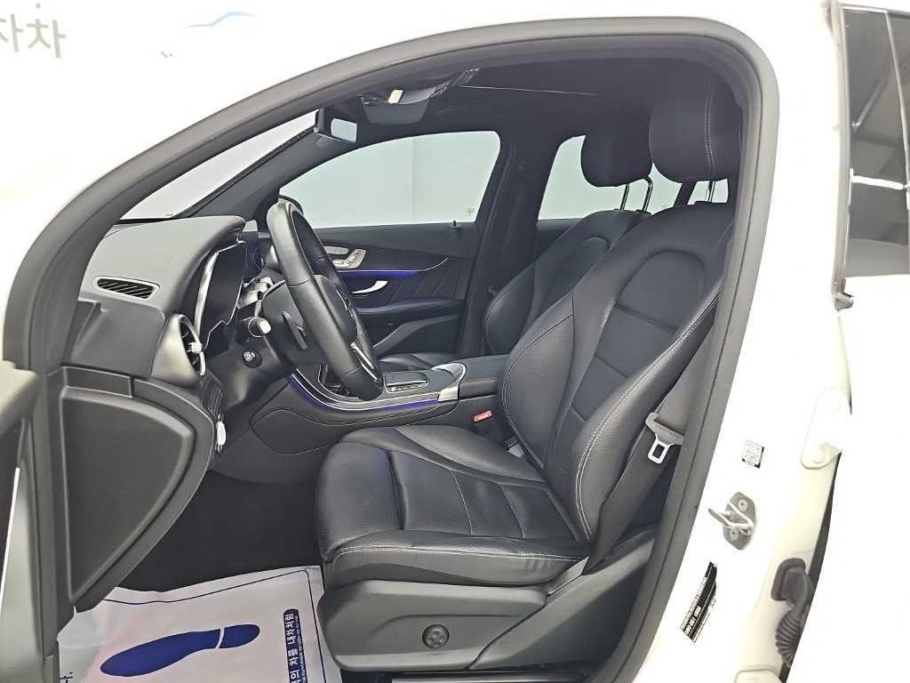 벤츠 GLC 클래스 GLC클래스 X253 GLC 300 4MATIC 쿠페 이미지 11