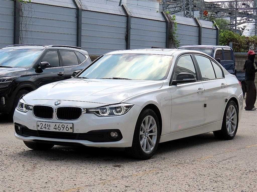 BMW 3시리즈 3시리즈 (F30) 320d 이미지 2