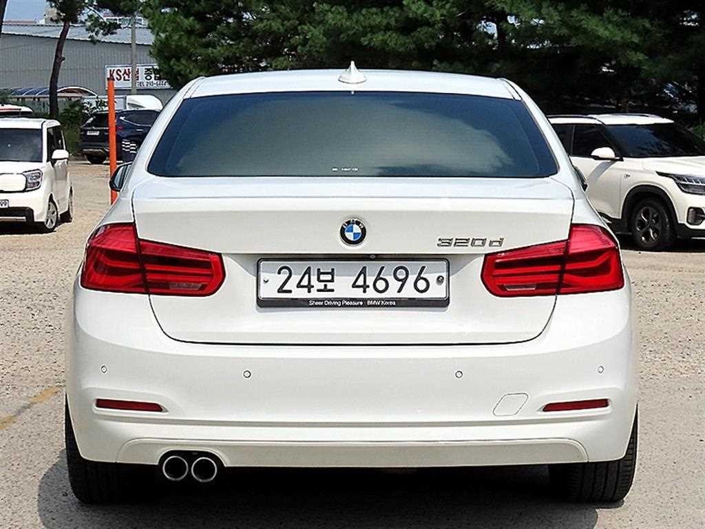 BMW 3시리즈 3시리즈 (F30) 320d 이미지 4