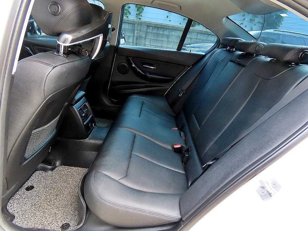 BMW 3시리즈 3시리즈 (F30) 320d 이미지 6