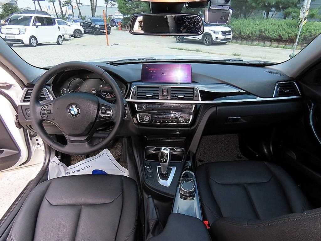 BMW 3시리즈 3시리즈 (F30) 320d 이미지 7
