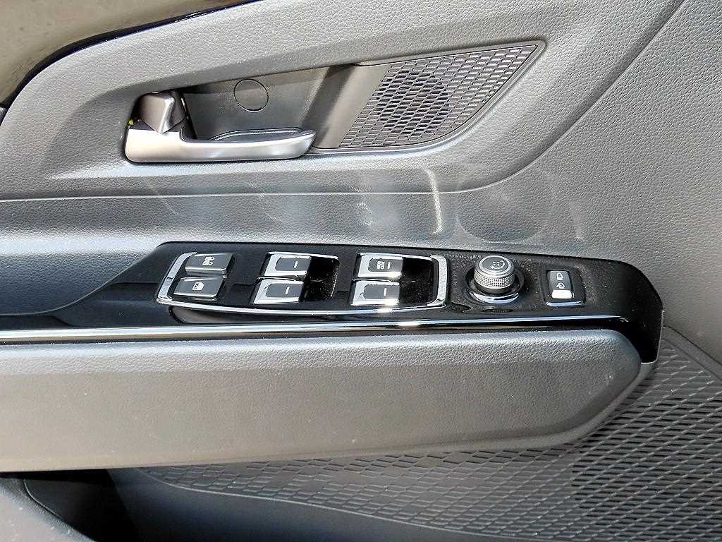KG모빌리티(쌍용) 코란도 뷰티풀코란도 2WD 가솔린 1.5 C5 플러스 이미지 11