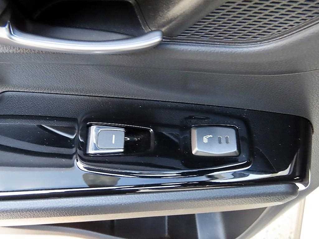 KG모빌리티(쌍용) 코란도 뷰티풀코란도 2WD 가솔린 1.5 C5 플러스 이미지 17