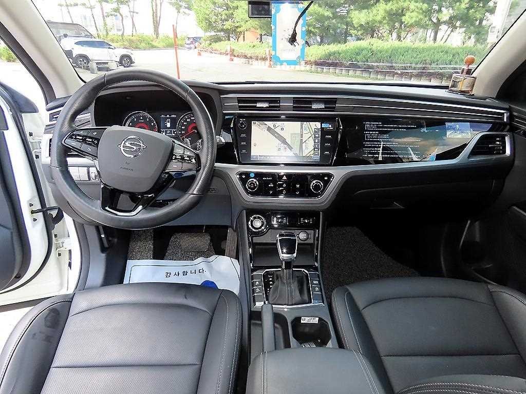 KG모빌리티(쌍용) 코란도 뷰티풀코란도 2WD 가솔린 1.5 C5 플러스 이미지 7