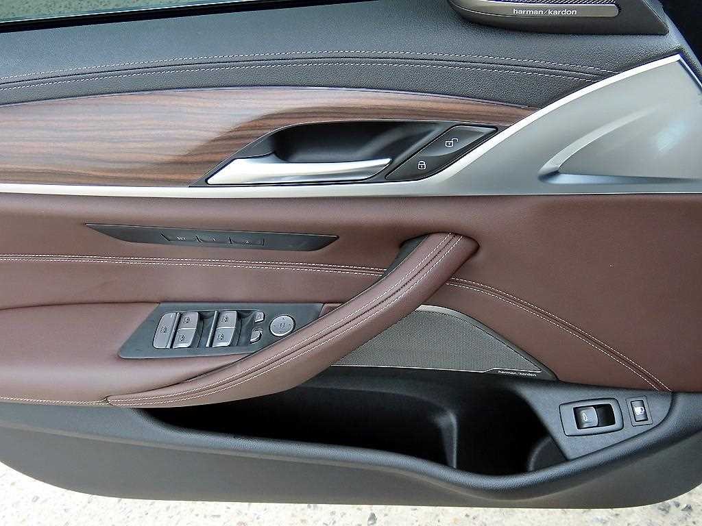 BMW 5시리즈 5시리즈 (G30) 530e M 스포츠 이미지 11