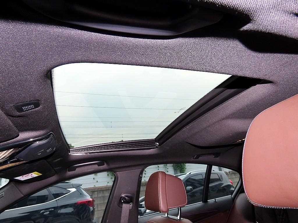 BMW 5시리즈 5시리즈 (G30) 530e M 스포츠 이미지 17