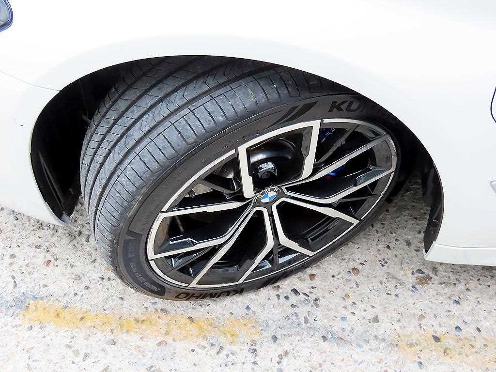 BMW 5시리즈 5시리즈 (G30) 530e M 스포츠 이미지 20
