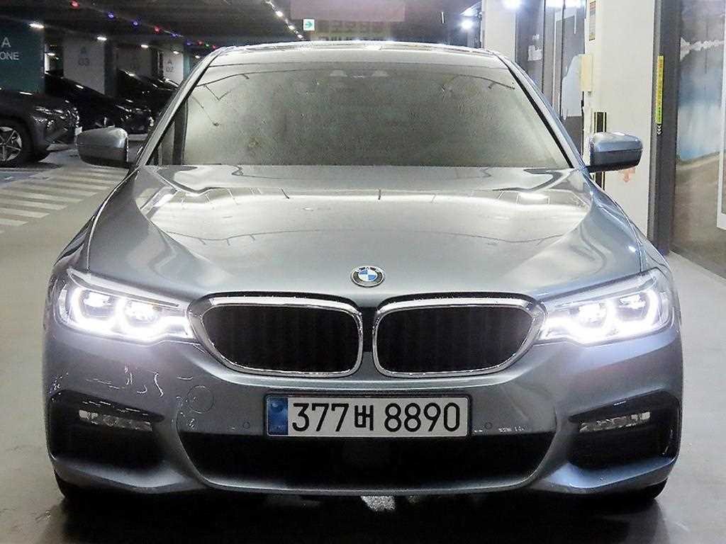 BMW 5시리즈 5시리즈 (G30) 530i xDrive M 스포츠 이미지 2