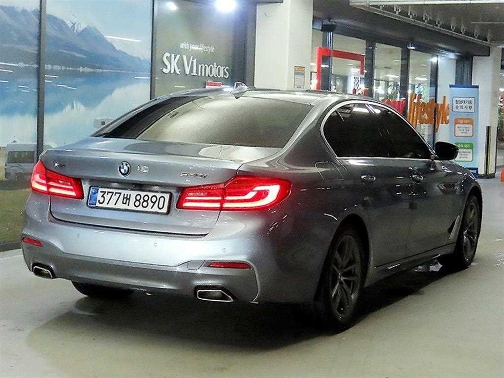 BMW 5시리즈 5시리즈 (G30) 530i xDrive M 스포츠 이미지 4