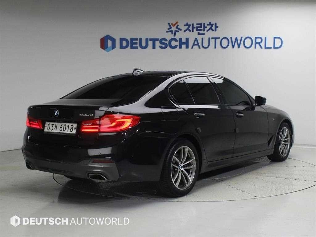 BMW 5시리즈 5시리즈 (G30) 520d M 스포츠 플러스 이미지 2