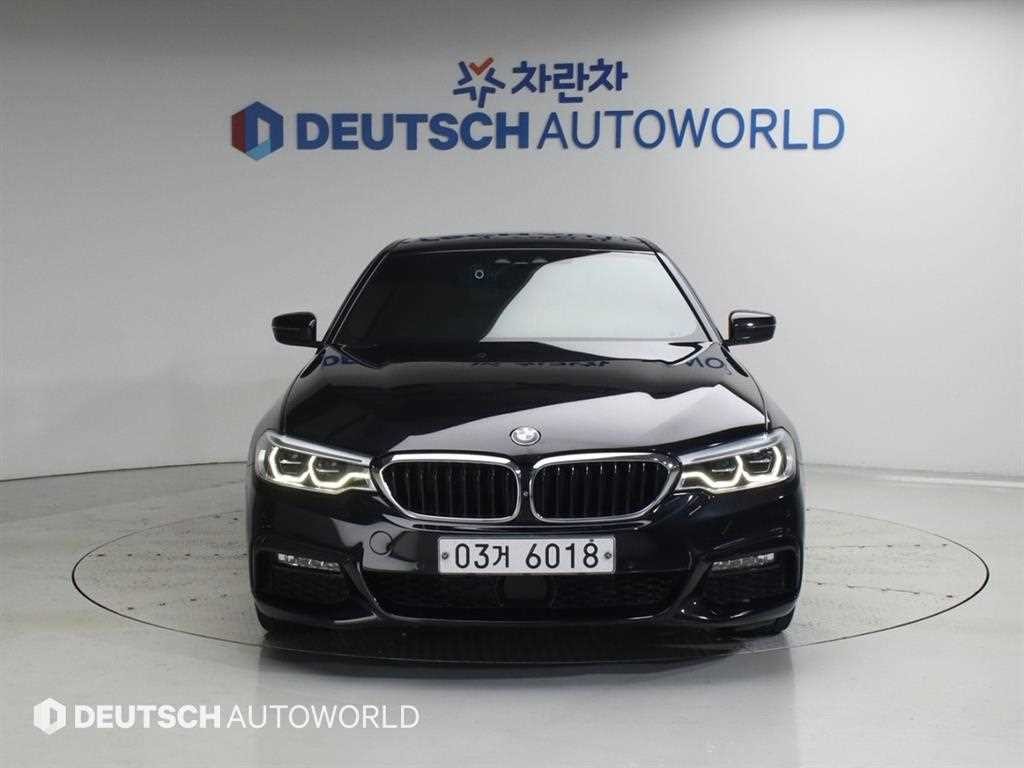 BMW 5시리즈 5시리즈 (G30) 520d M 스포츠 플러스 이미지 3