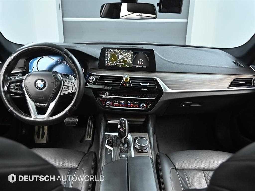 BMW 5시리즈 5시리즈 (G30) 520d M 스포츠 플러스 이미지 7