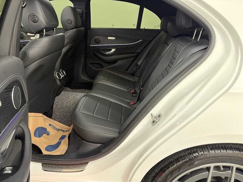 벤츠 E 클래스 E-클래스 W213 E220d 4MATIC AMG라인 이미지 12