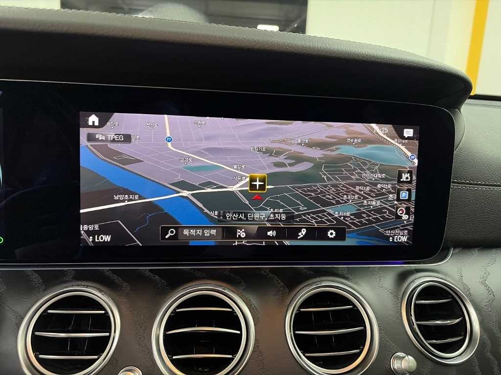 벤츠 E 클래스 E-클래스 W213 E220d 4MATIC AMG라인 이미지 16