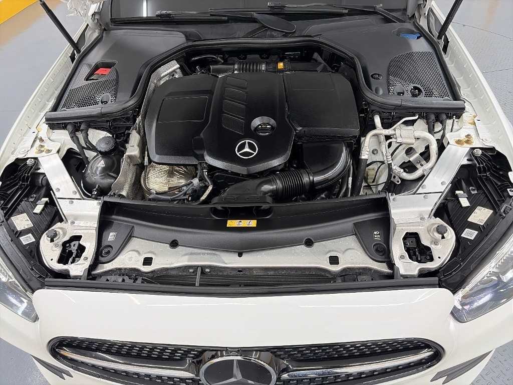 벤츠 E 클래스 E-클래스 W213 E220d 4MATIC AMG라인 이미지 5