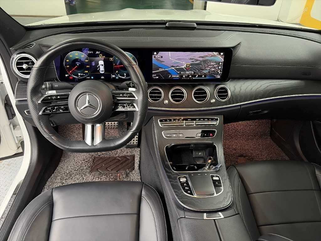 벤츠 E 클래스 E-클래스 W213 E220d 4MATIC AMG라인 이미지 7