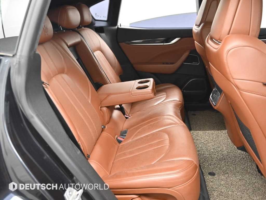 마세라티 르반떼 3.0 S AWD 이미지 12
