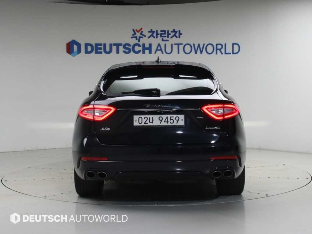 마세라티 르반떼 3.0 S AWD 이미지 3