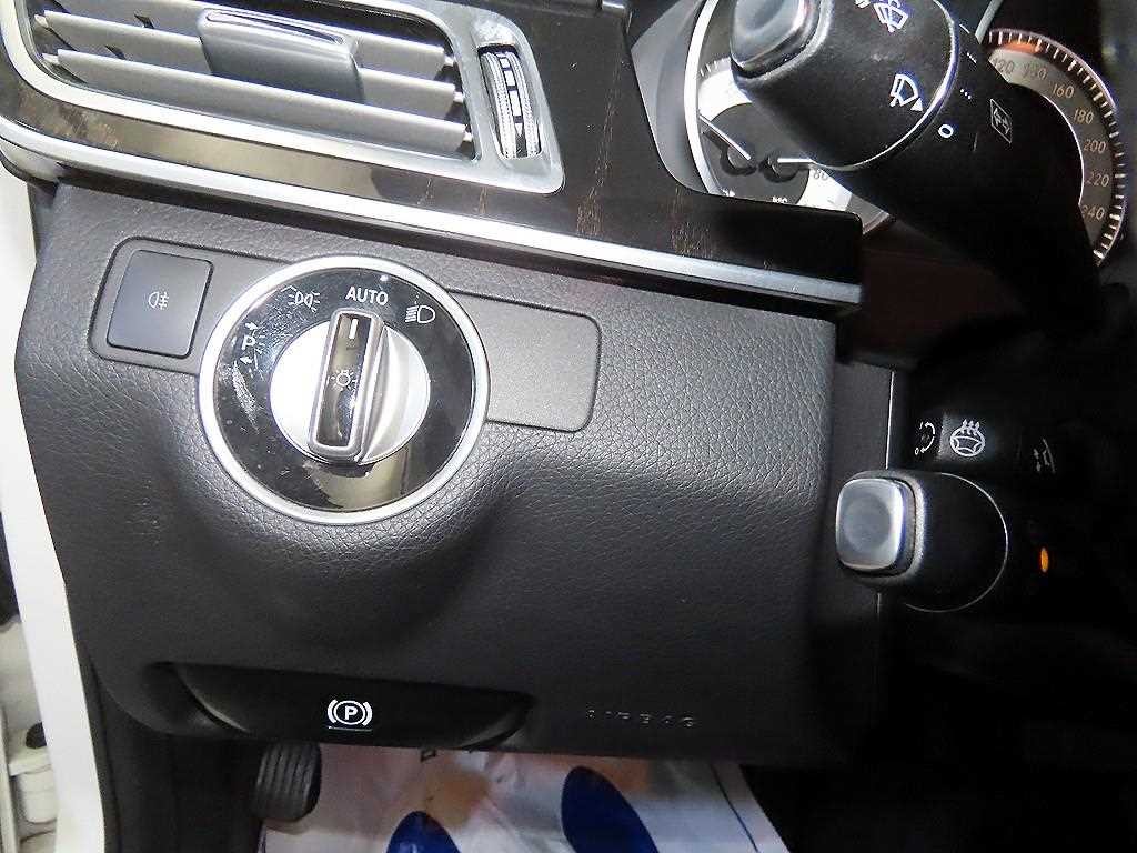 벤츠 E 클래스 E-클래스 W212 E220 블루텍 아방가르드 이미지 14