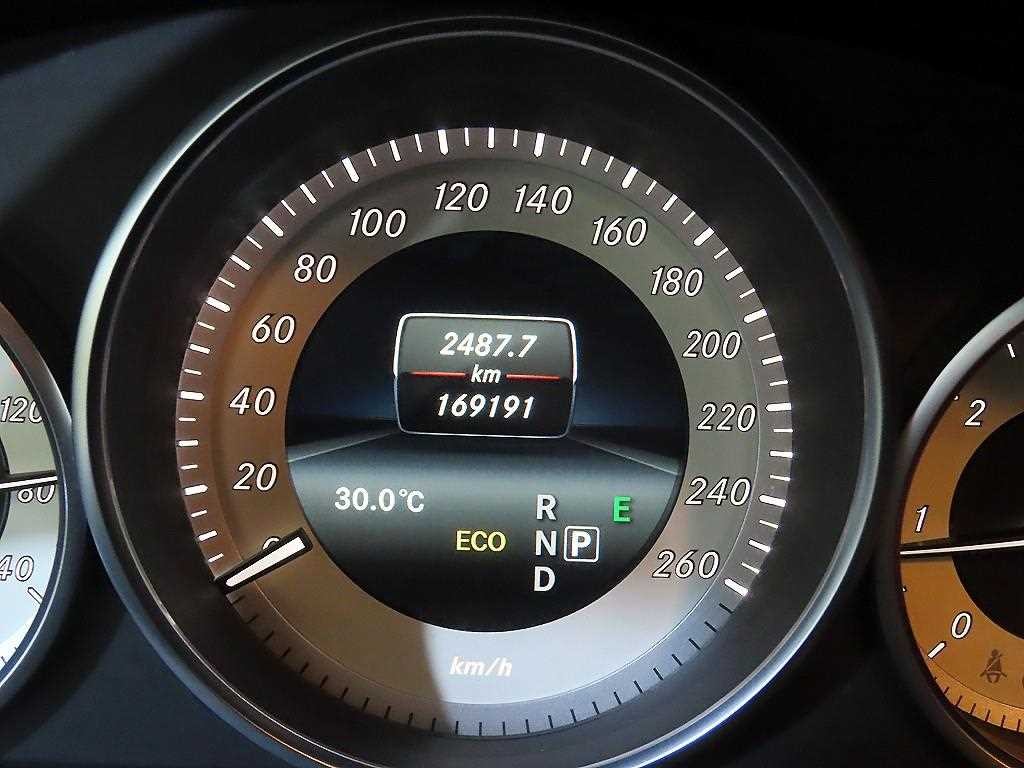 벤츠 E 클래스 E-클래스 W212 E220 블루텍 아방가르드 이미지 9