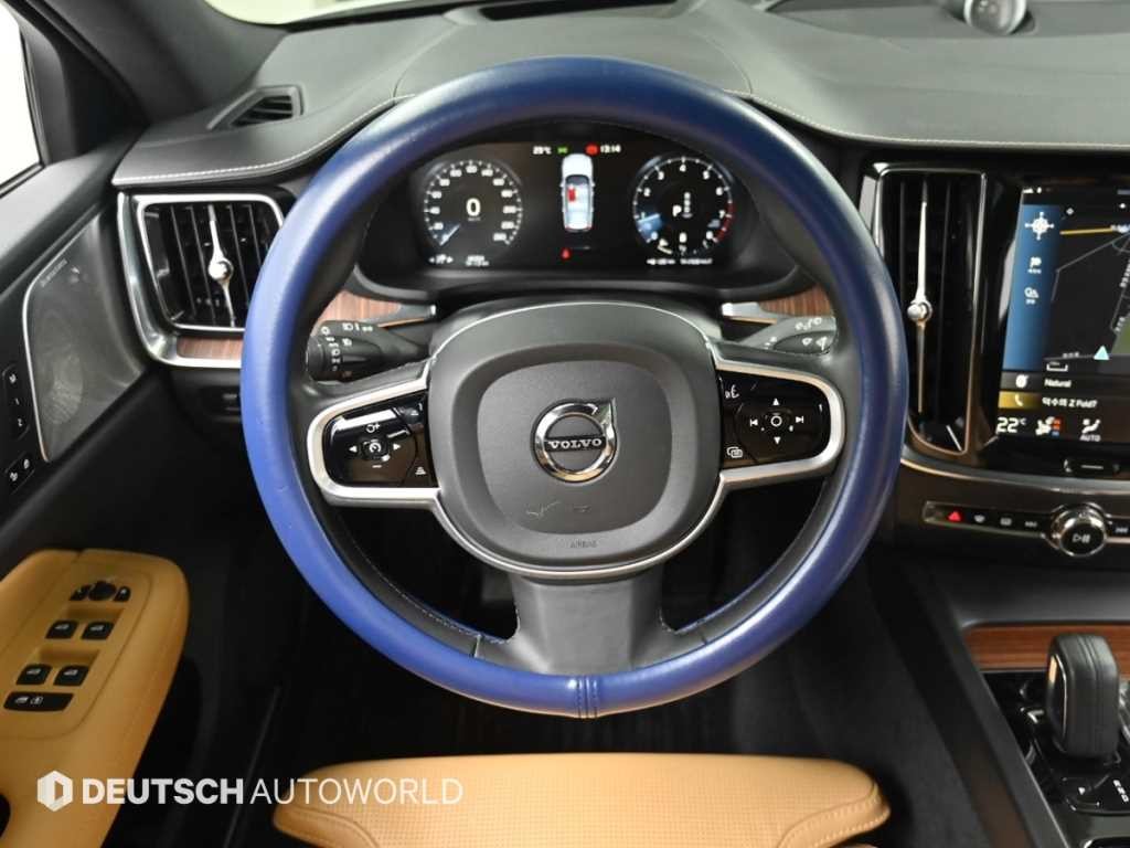 볼보 V60 V60 크로스 컨트리 2세대 2.0 B5 프로 AWD 이미지 13