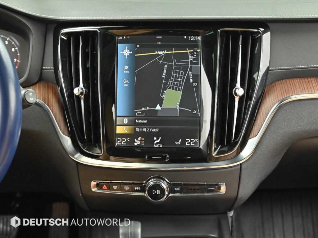 볼보 V60 V60 크로스 컨트리 2세대 2.0 B5 프로 AWD 이미지 14
