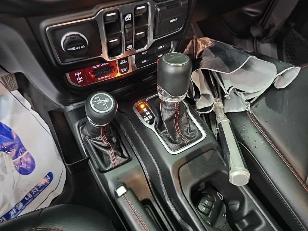 지프 글래디에이터 3.6 루비콘 4WD 이미지 8