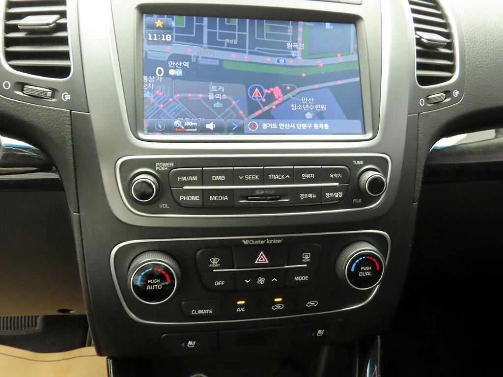 기아 쏘렌토 뉴 쏘렌토 R 2WD 2.0 리미티드 이미지 9
