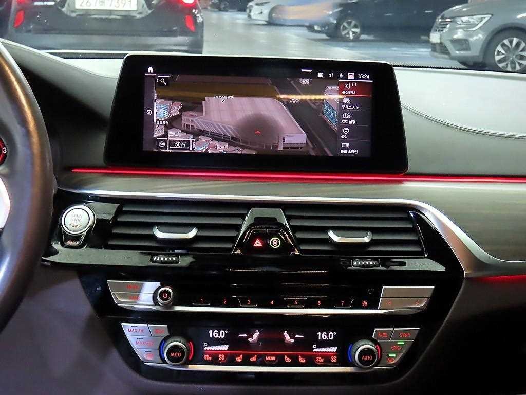 BMW 5시리즈 5시리즈 (G30) 530i M 스포츠 플러스 이미지 11