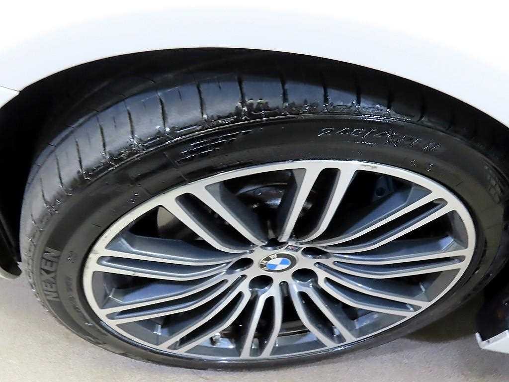 BMW 5시리즈 5시리즈 (G30) 530i M 스포츠 플러스 이미지 20