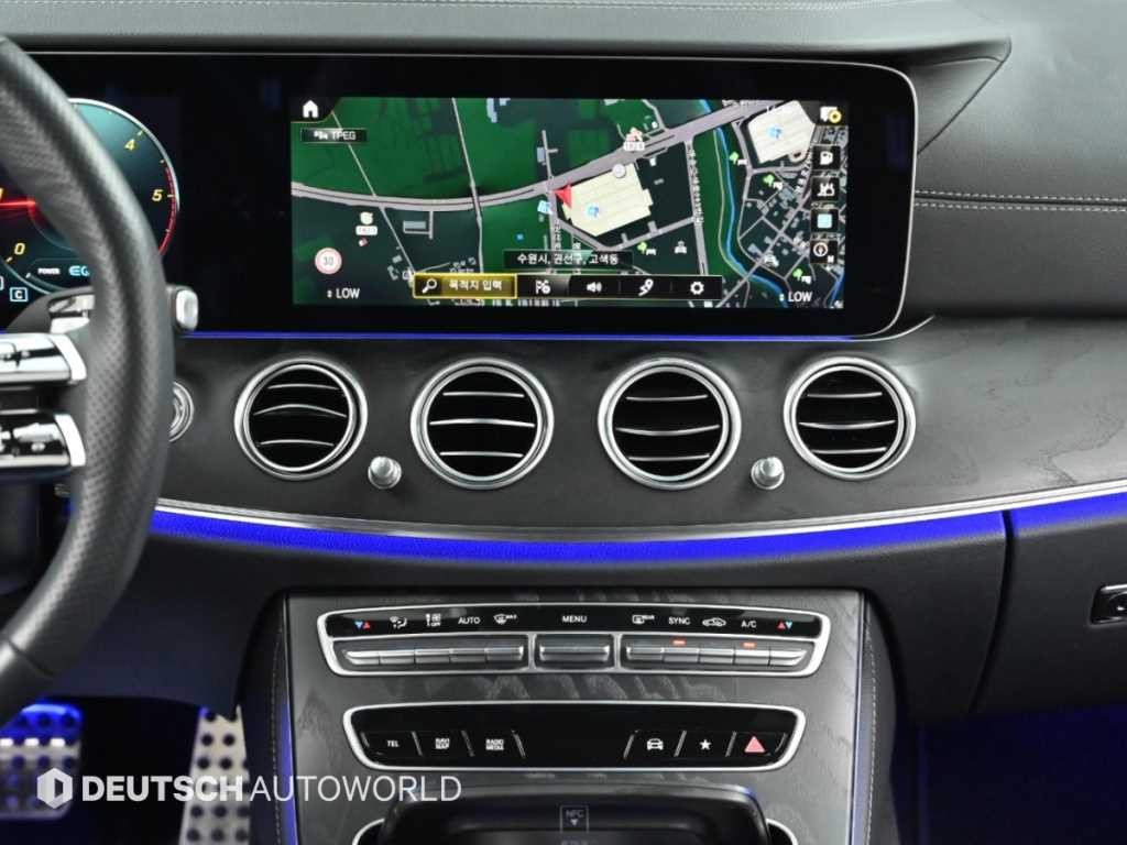 벤츠 E 클래스 E-클래스 W213 E220d 4MATIC AMG라인 이미지 14