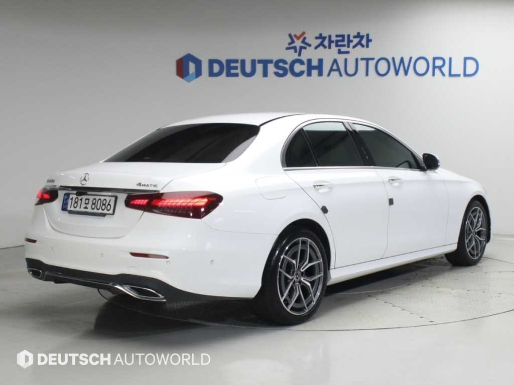 벤츠 E 클래스 E-클래스 W213 E220d 4MATIC AMG라인 이미지 2
