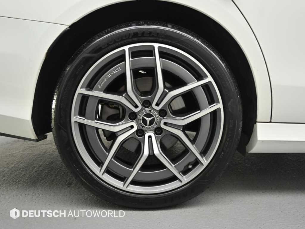 벤츠 E 클래스 E-클래스 W213 E220d 4MATIC AMG라인 이미지 5