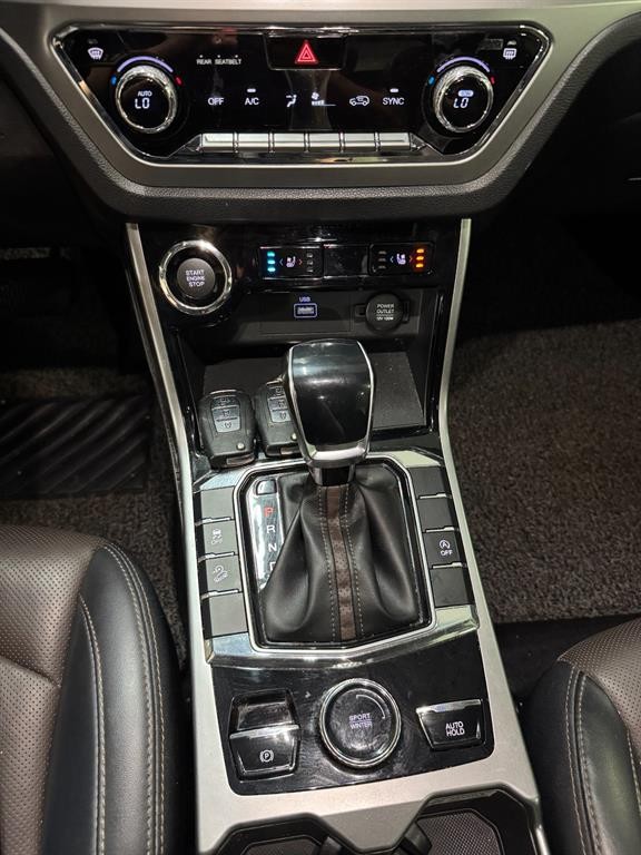 KG모빌리티(쌍용) 코란도 뷰티풀코란도 2WD 디젤 1.6 C7 이미지 14