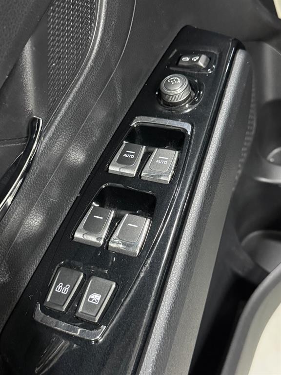 KG모빌리티(쌍용) 코란도 뷰티풀코란도 2WD 디젤 1.6 C7 이미지 15