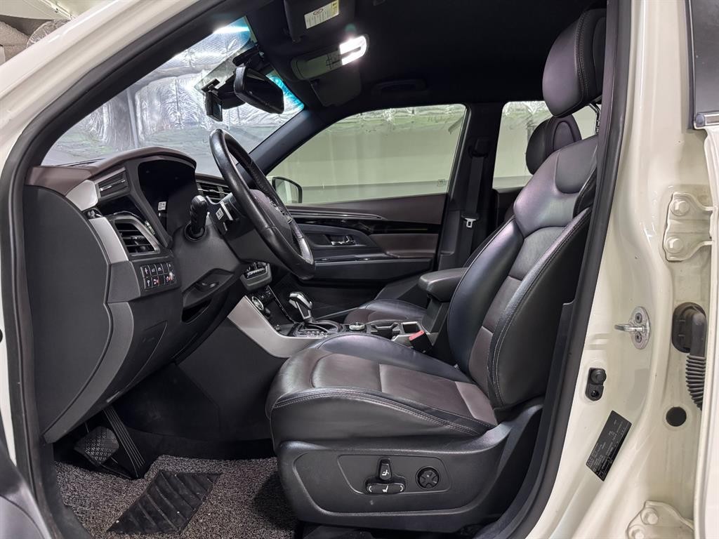 KG모빌리티(쌍용) 코란도 뷰티풀코란도 2WD 디젤 1.6 C7 이미지 6