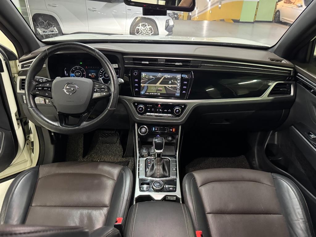 KG모빌리티(쌍용) 코란도 뷰티풀코란도 2WD 디젤 1.6 C7 이미지 8