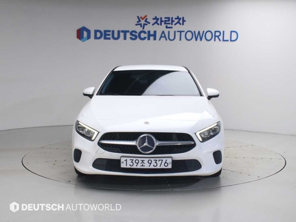 벤츠 A 클래스 A클래스 W177 A220 해치백 이미지 3