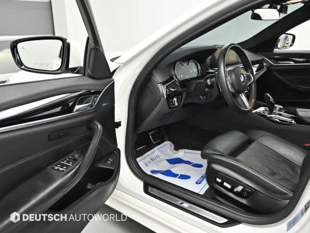 BMW 5시리즈 5시리즈 (G30) 530i xDrive M 스포츠 이미지 11