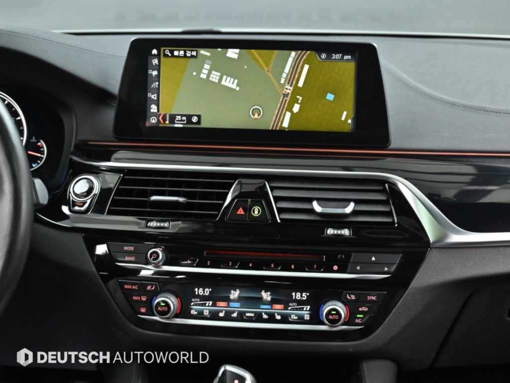 BMW 5시리즈 5시리즈 (G30) 530i xDrive M 스포츠 이미지 14