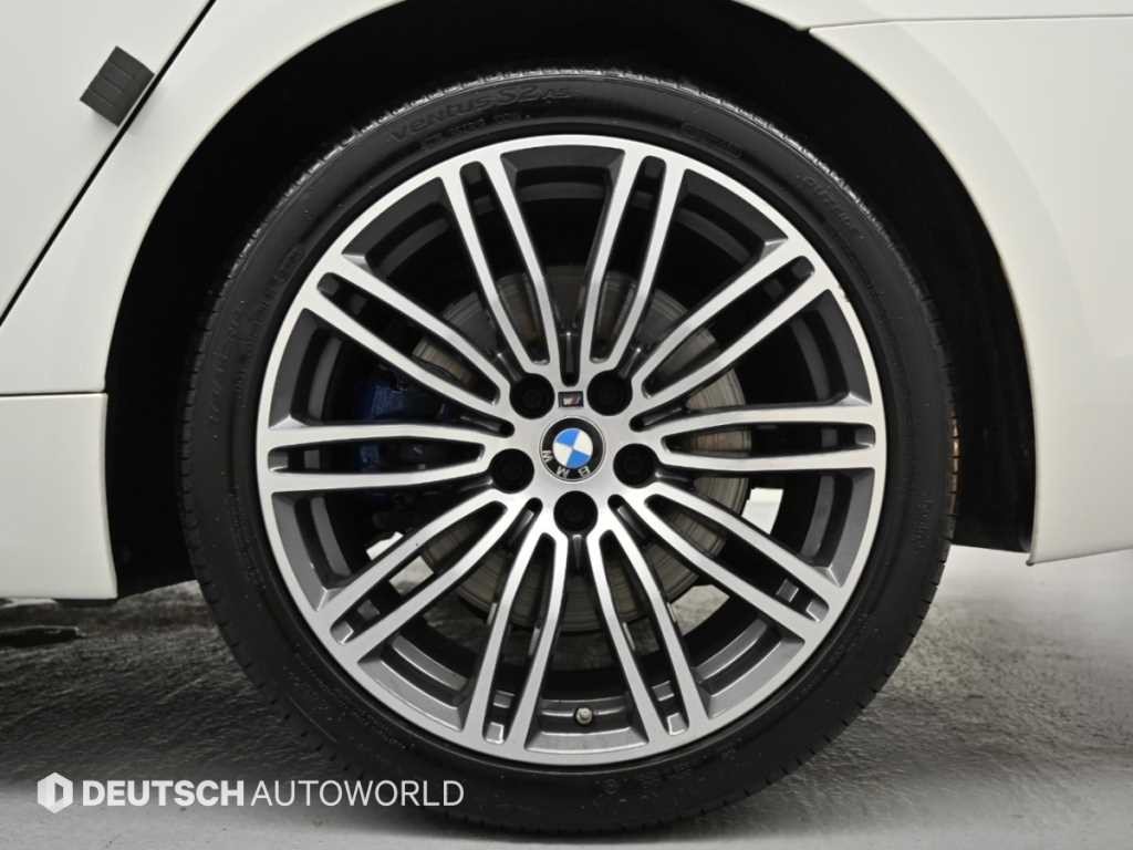 BMW 5시리즈 5시리즈 (G30) 530i xDrive M 스포츠 이미지 5