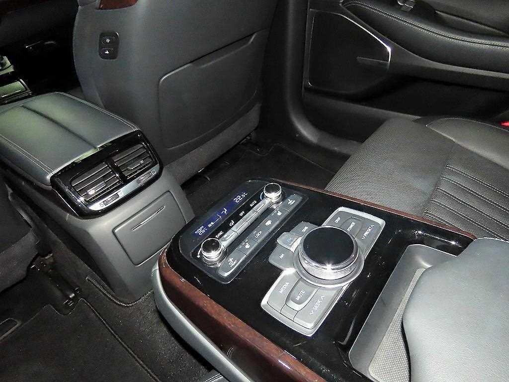 제네시스 EQ900 3.3 T-GDI AWD 프리미엄 럭셔리 이미지 16