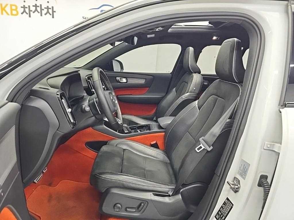 볼보 XC40 T4 4WD R-디자인 이미지 11