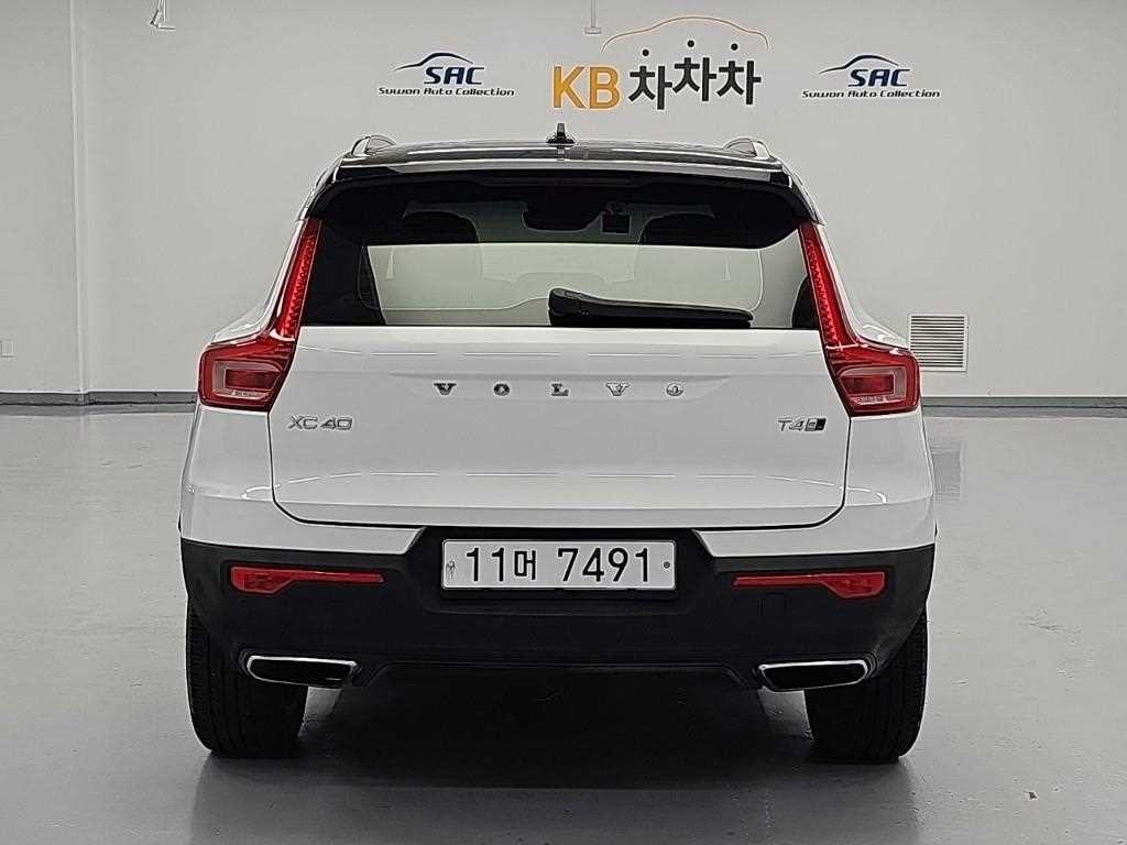 볼보 XC40 T4 4WD R-디자인 이미지 3