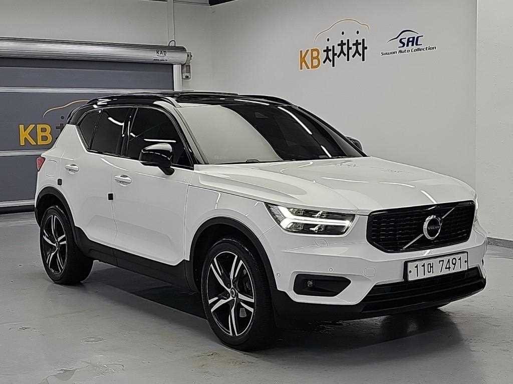 볼보 XC40 T4 4WD R-디자인 이미지 4