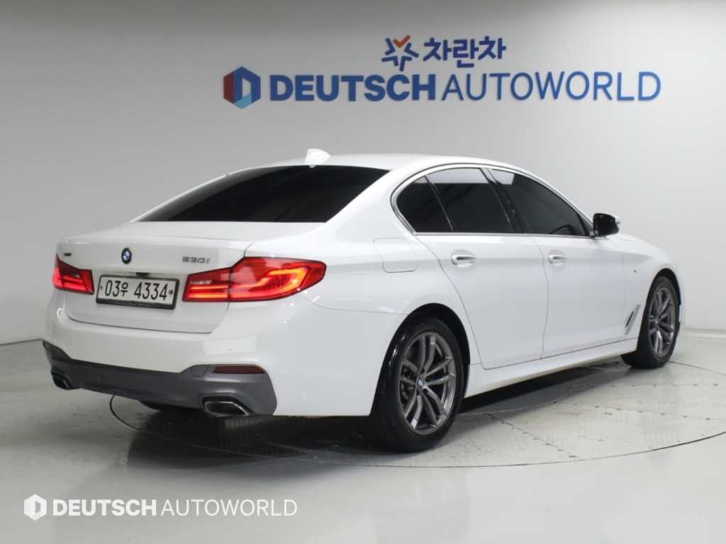 BMW 5시리즈 5시리즈 (G30) 530i xDrive M 스포츠 플러스 이미지 2