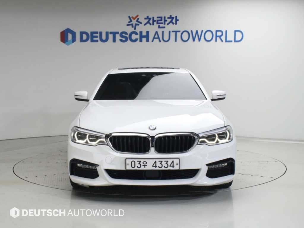BMW 5시리즈 5시리즈 (G30) 530i xDrive M 스포츠 플러스 이미지 3